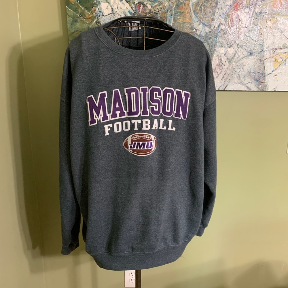 James Madison Dukes sweatshirt in size XXL.